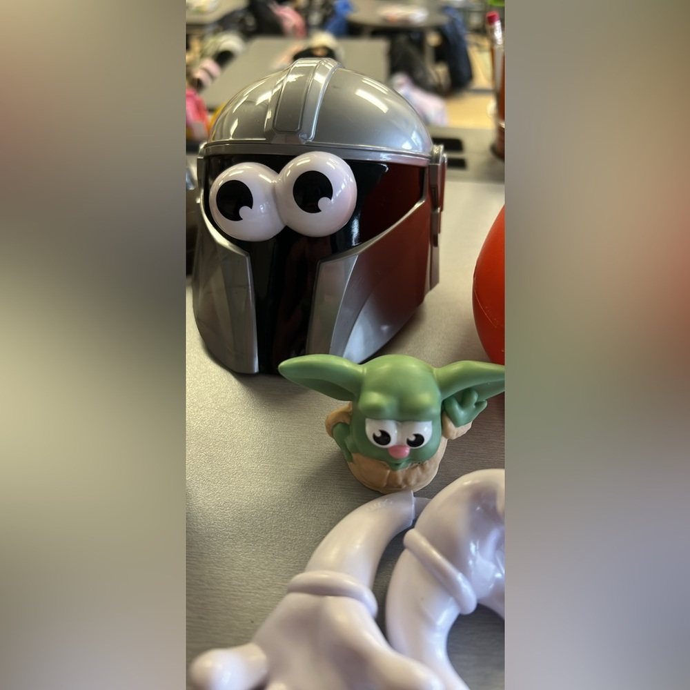 Star Wars Madalorian Mr. Potato Head - Picture 4 of 8